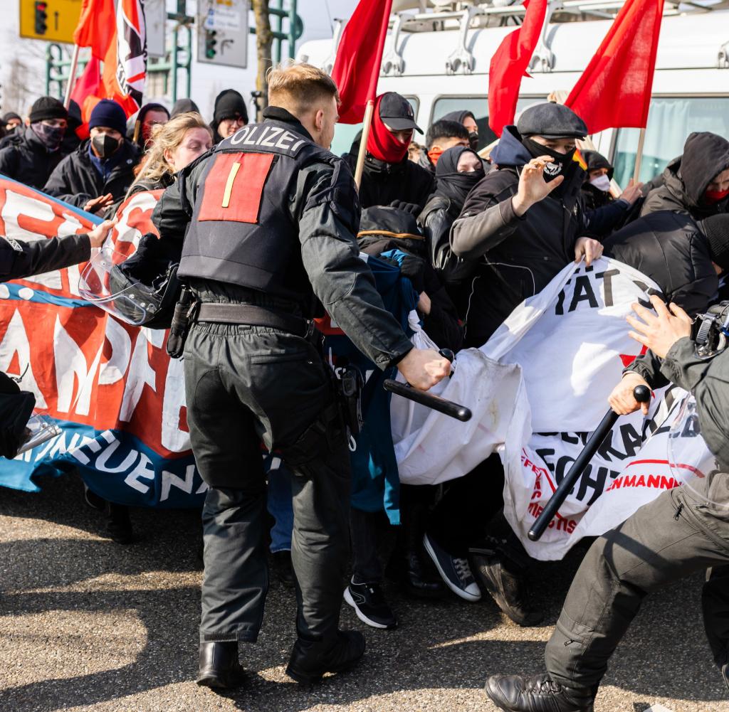 Protest against state party conference AfD Baden-Württemberg